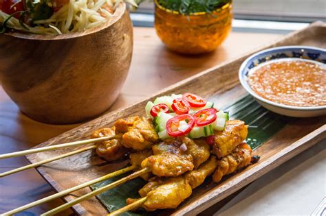 best thai toronto downtown|More.